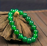 Green agate Ron beats stretchable bracelet.